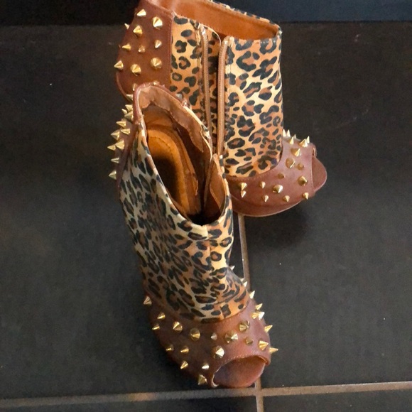 Shoe - Picture 6 of 8